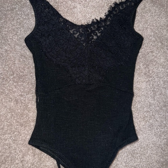 Black lace body suit with open back - Picture 1 of 2